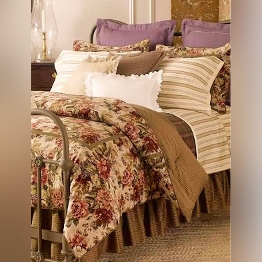 Chaps by Ralph Lauren "Rosemont" reversible Floral Collection comforter set - Picture 10 of 11